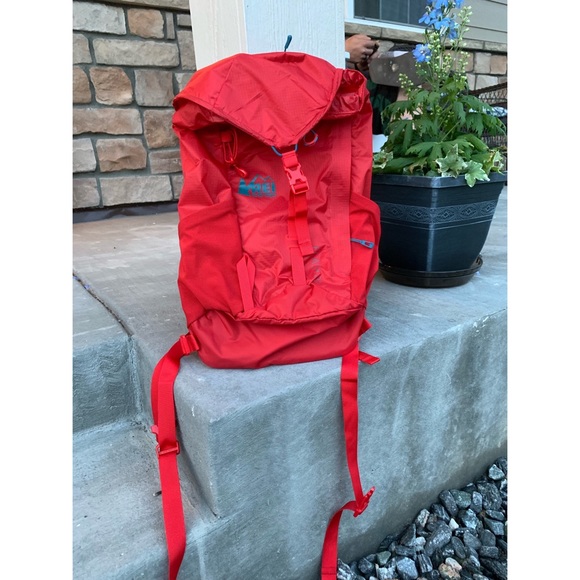 rei lightweight backpack